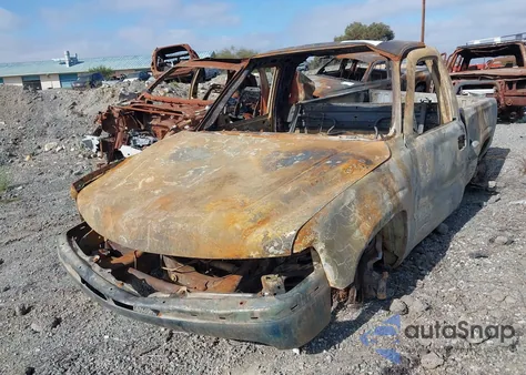 2000 Chevrolet Silverado 1500 Ls from USA, damaged, VIN 1GCEC14V9YZ153332